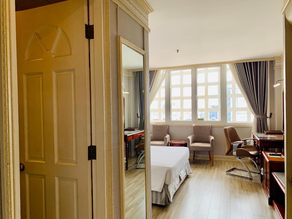 Lotus Sài Gòn Khách sạn 4*